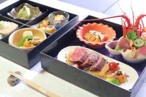 部屋食　会席弁当.JPG