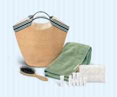 期間中、対象商品１回お買上げ１万円（税抜）毎に１点を進呈。集めた点数でお好きなプレゼントをお選びください。